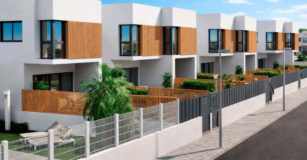 Nowo wybudowane bliźniacze wille przy plaży w Moncofa z widokiem na morze