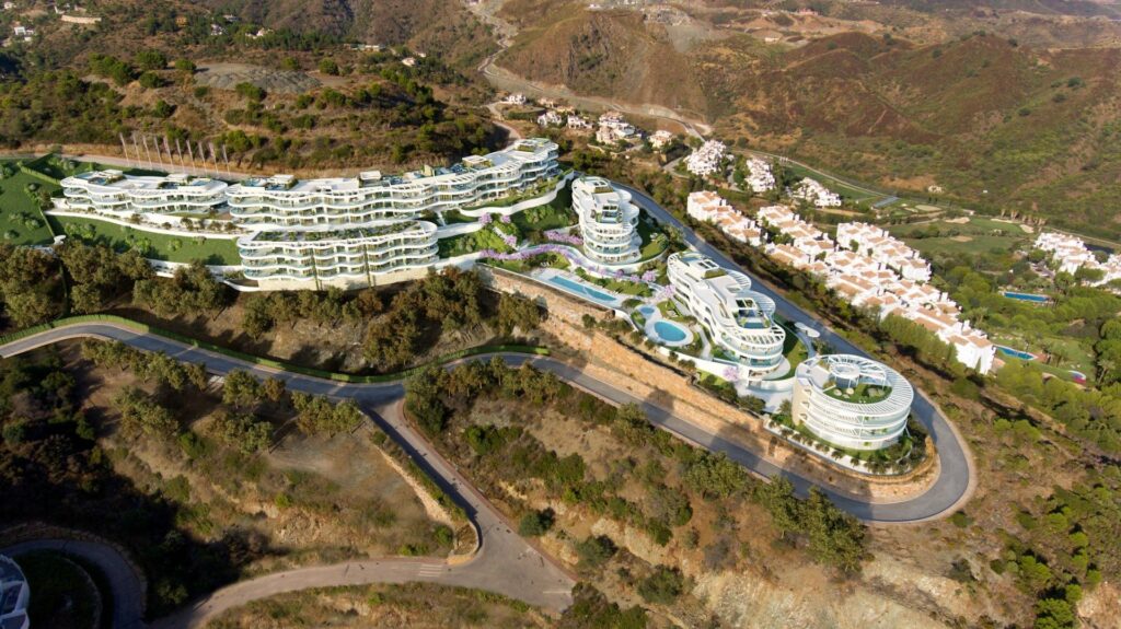 Luksusowe życie na wzgórzach Marbella-Benahavís: Butikowa wspólnota mieszkaniowa