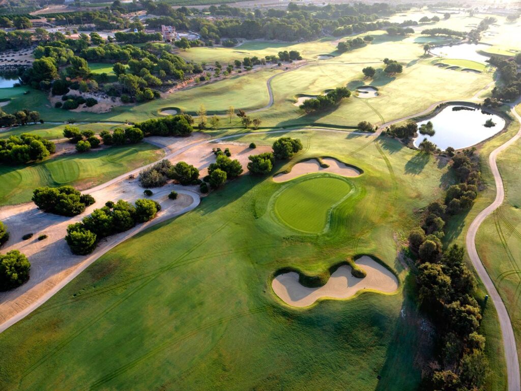 Nowe wille budowlane na linii frontu Lo Romero Golf