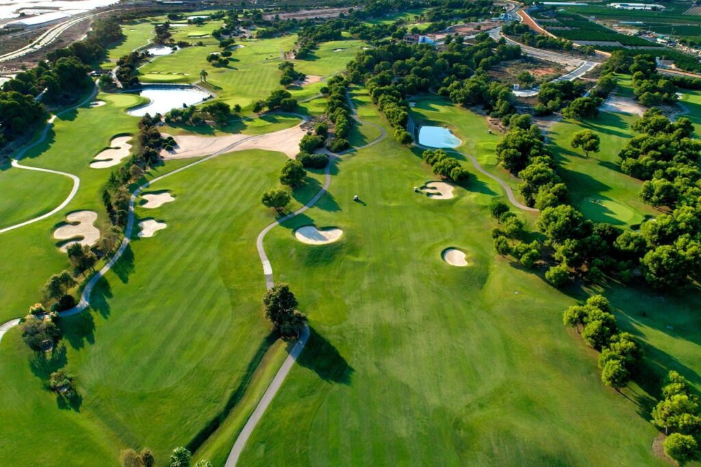 Nowe wille budowlane na linii frontu Lo Romero Golf