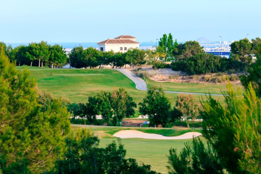 Nowe wille budowlane na linii frontu Lo Romero Golf