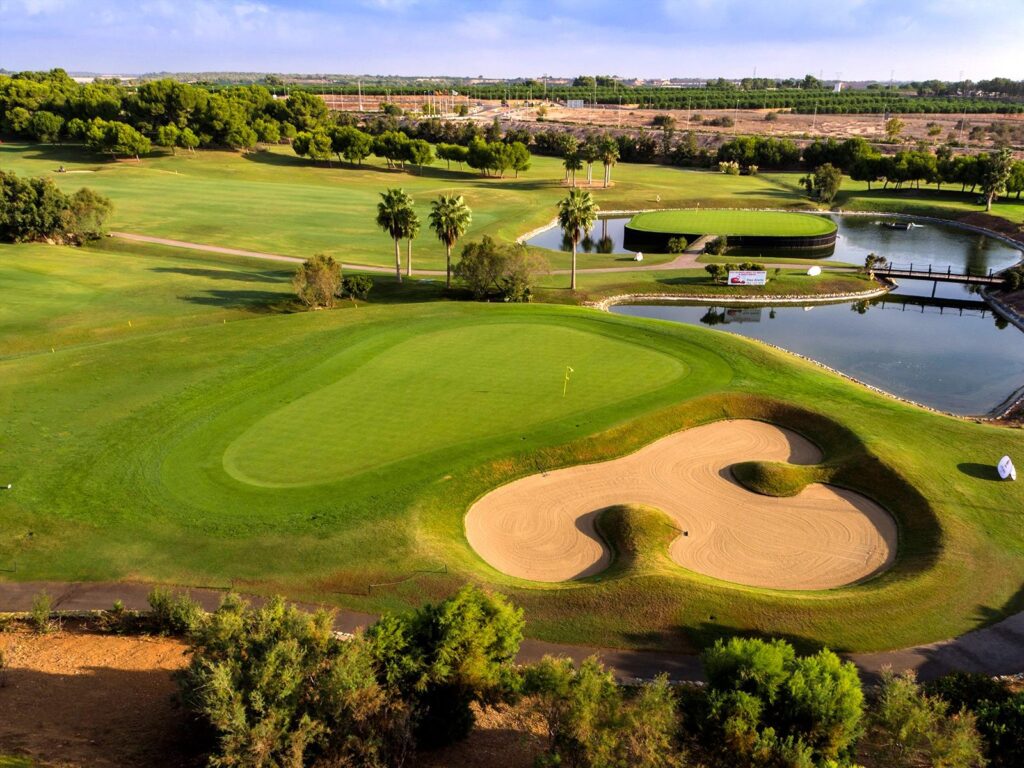 Nowe wille budowlane na linii frontu Lo Romero Golf