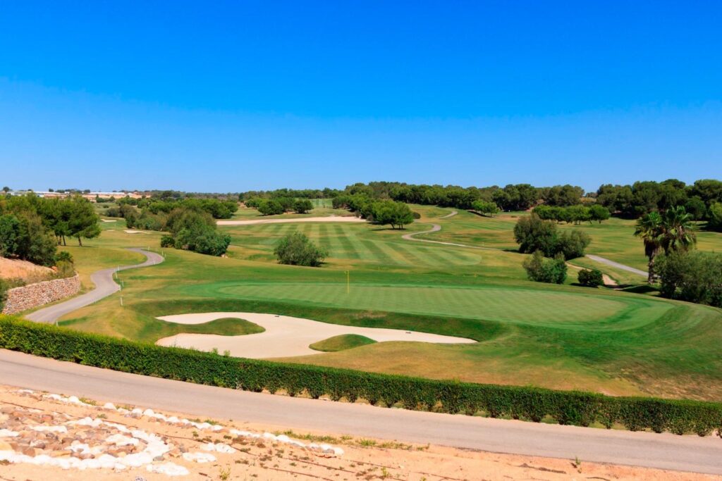 Nowe wille budowlane na linii frontu Lo Romero Golf