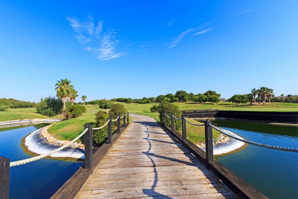 Nowe wille budowlane na linii frontu Lo Romero Golf