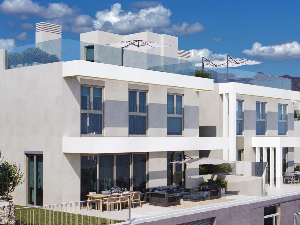 Ekskluzywne wille z 4 sypialniami w Calanova Golf na Costa del Sol