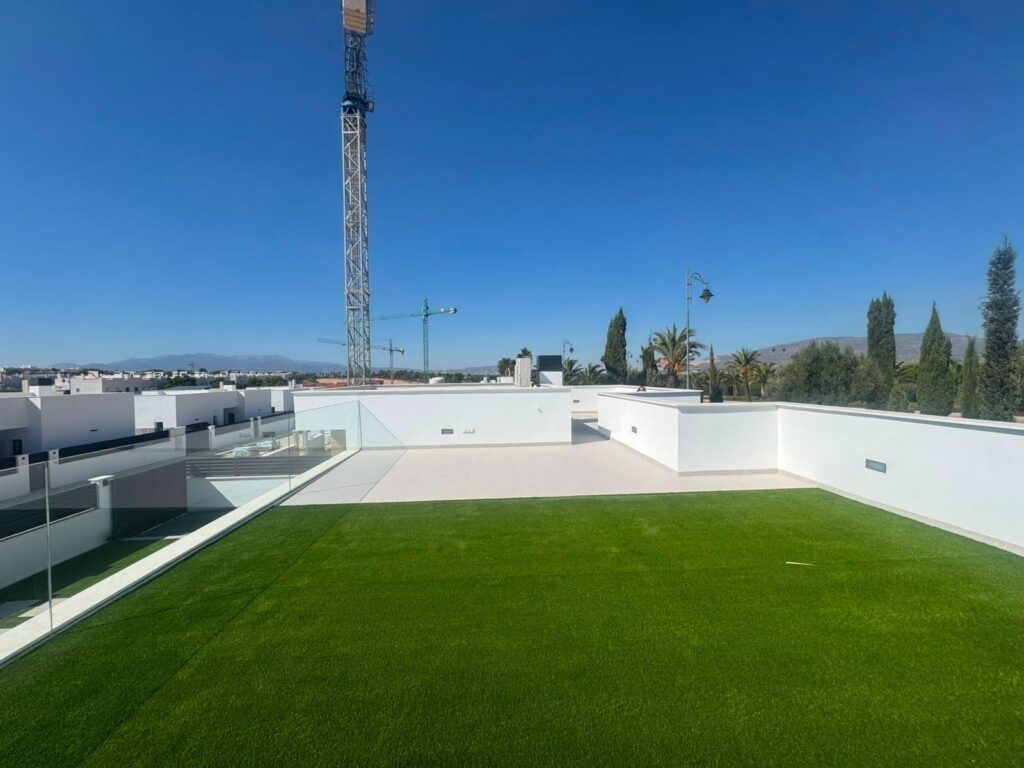 NOWY BUDYNEK WILLE W CONDADO DE ALHAMA POLE GOLFOWE