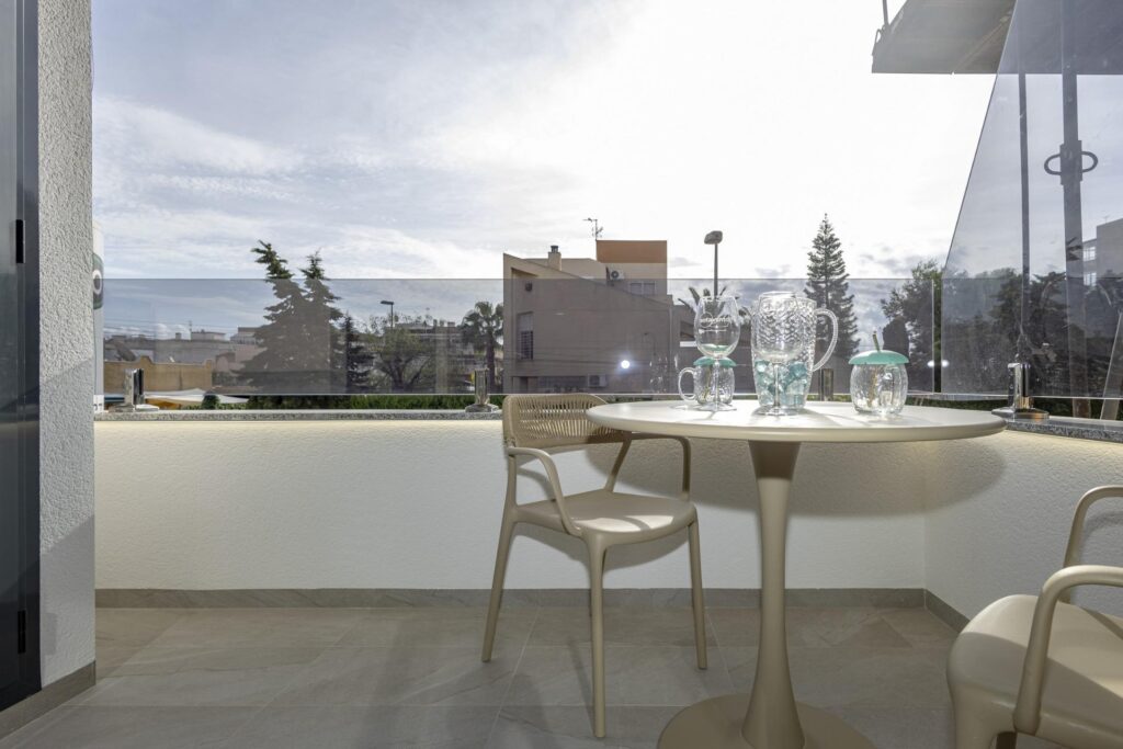 Nowe apartamenty z basenem wspólnym w Nueva Torrevieja