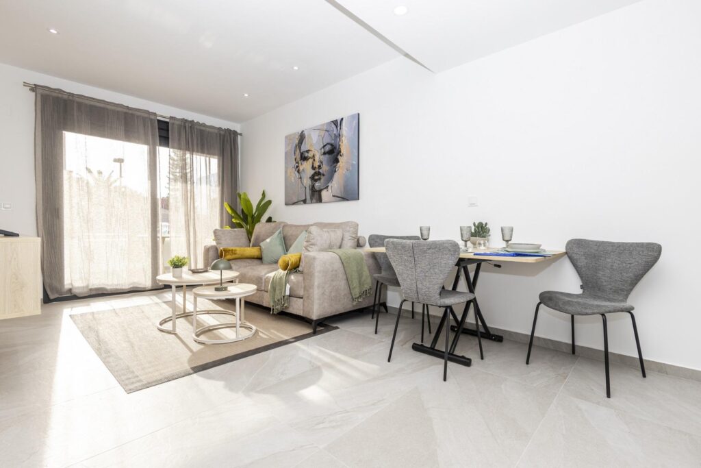 Nowe apartamenty z basenem wspólnym w Nueva Torrevieja