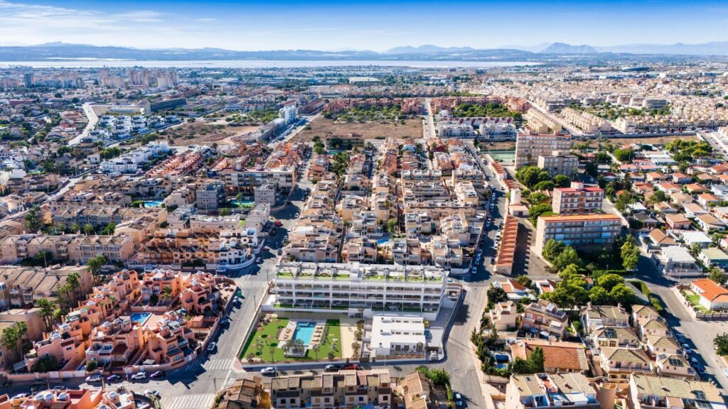 Nowe apartamenty z licencją turystyczną, 300 m od plaży w Torrevieja