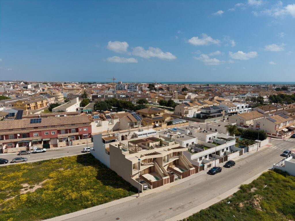 Butikowe, nowo wybudowane bungalowy z prywatnymi basenami w San Pedro del Pinatar